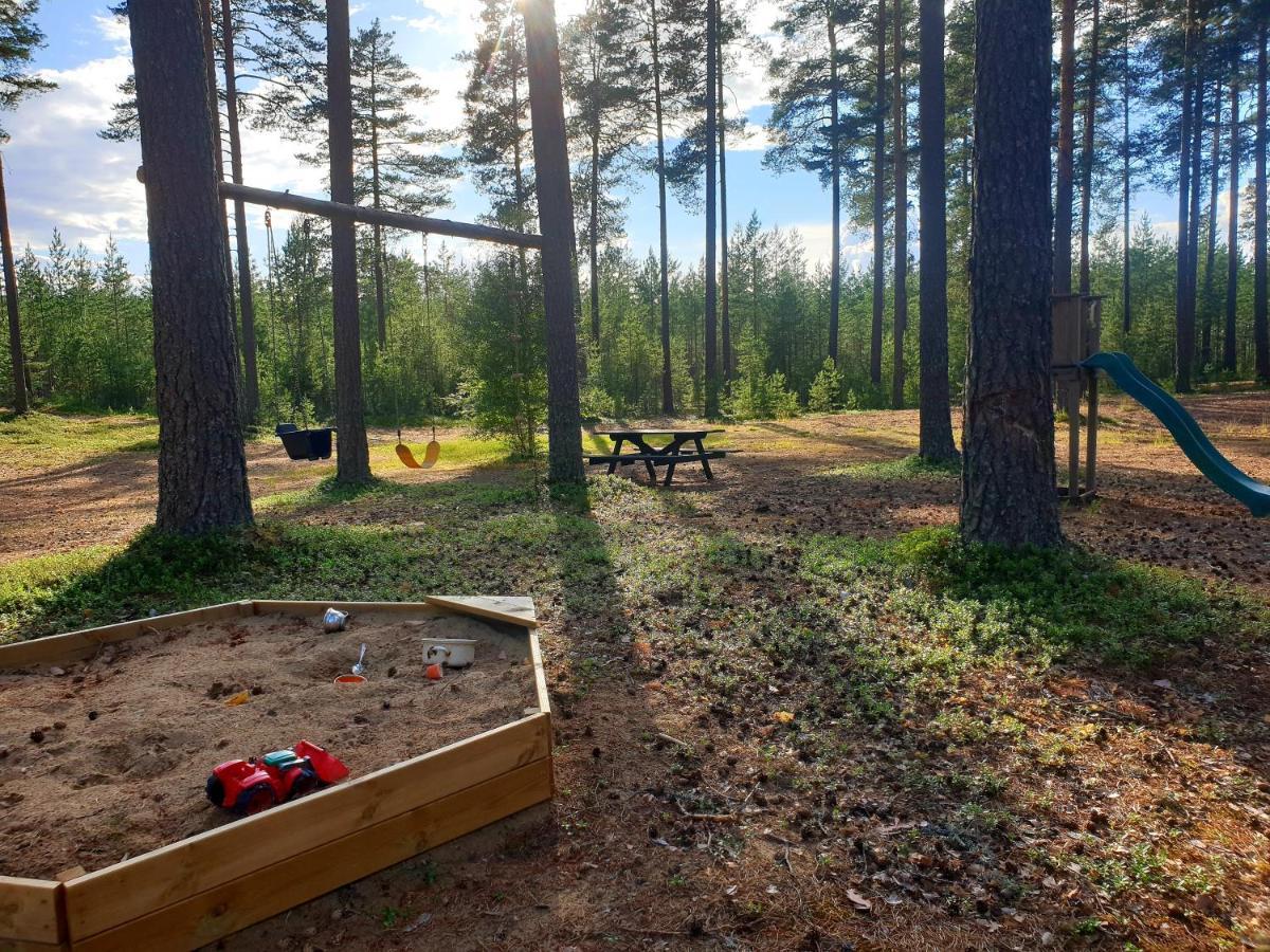 Hostel And Vandrarhem Lupin Naturcamping Lagom Gräsmark Exterior foto